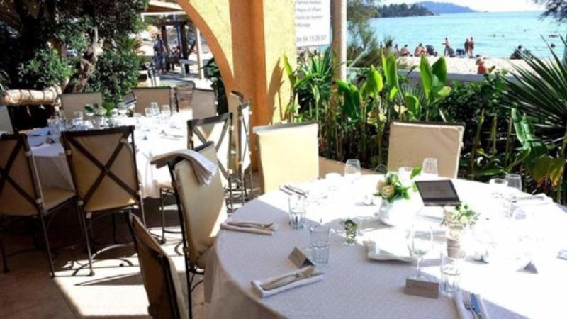 Les Flots Bleus Hotel