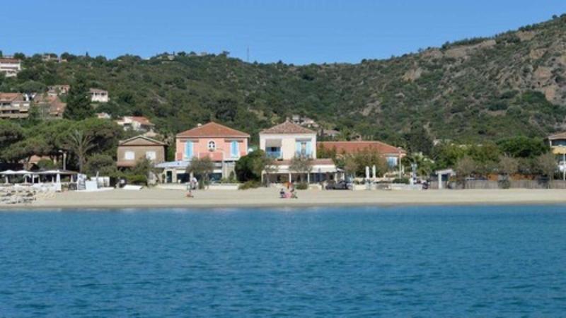 Hotel Les Flots Bleus Le Lavandou